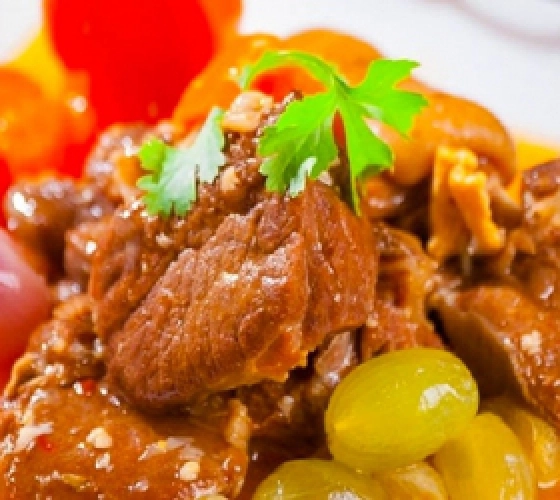 Bò Nấu Nho Tươi