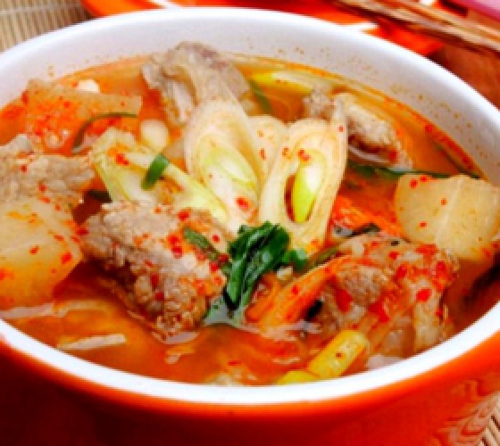 Đuôi Heo Nấu Kim Chi